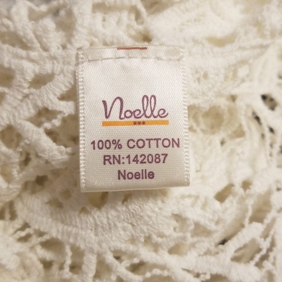 NOELLE white lace top - Picture 4 of 4